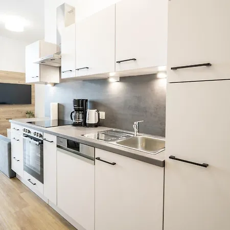 Lovely Spacious For 6 People 아파트 피버브룬
