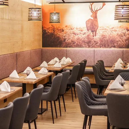 아파트 Lovely Spacious For 6 People 피버브룬